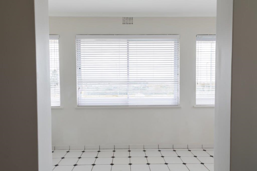 To Let 2 Bedroom Property for Rent in Muizenberg Western Cape